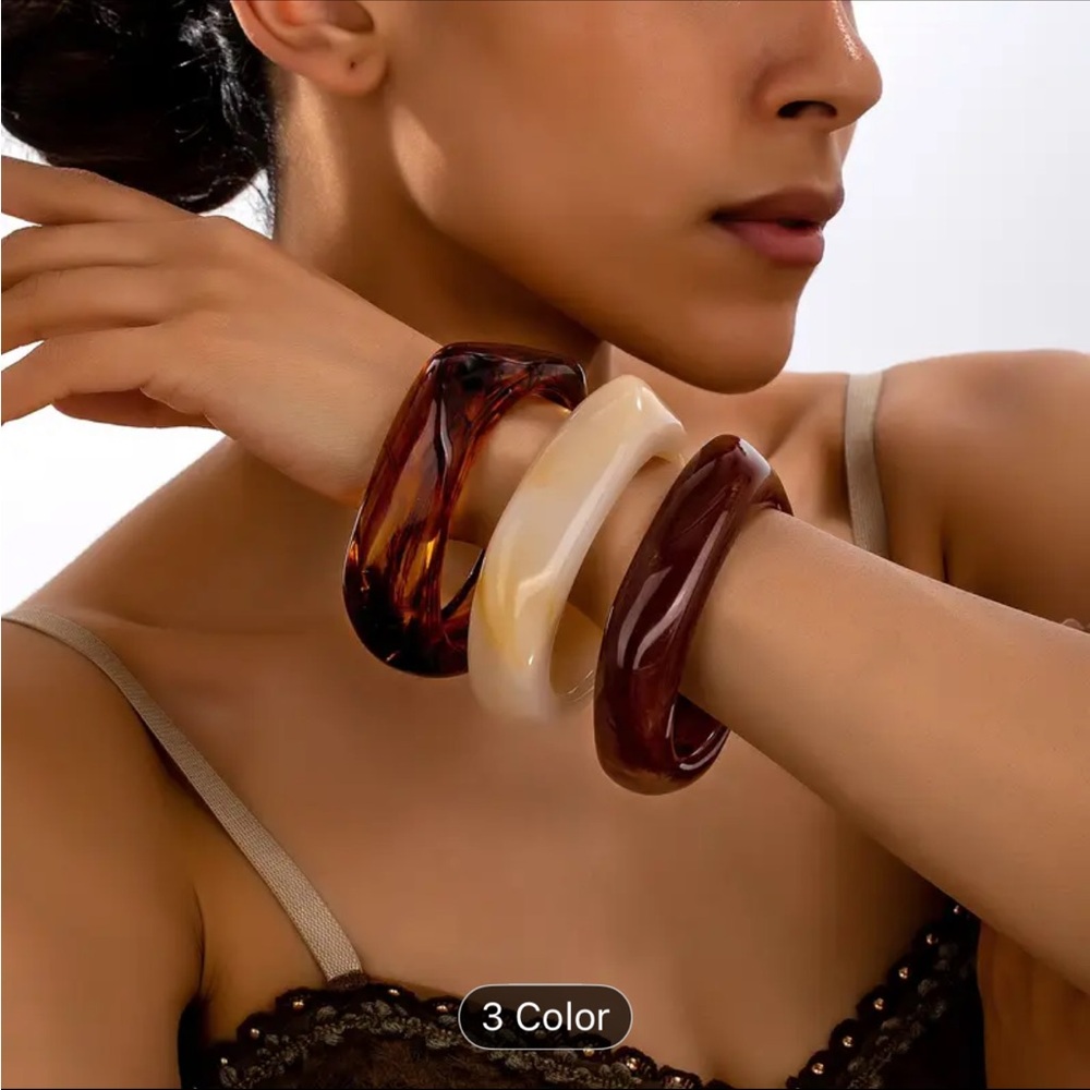 Chunky fall 2025 bangles Elegant Women's Bangle Set - Brown, Cream, and Burgundy